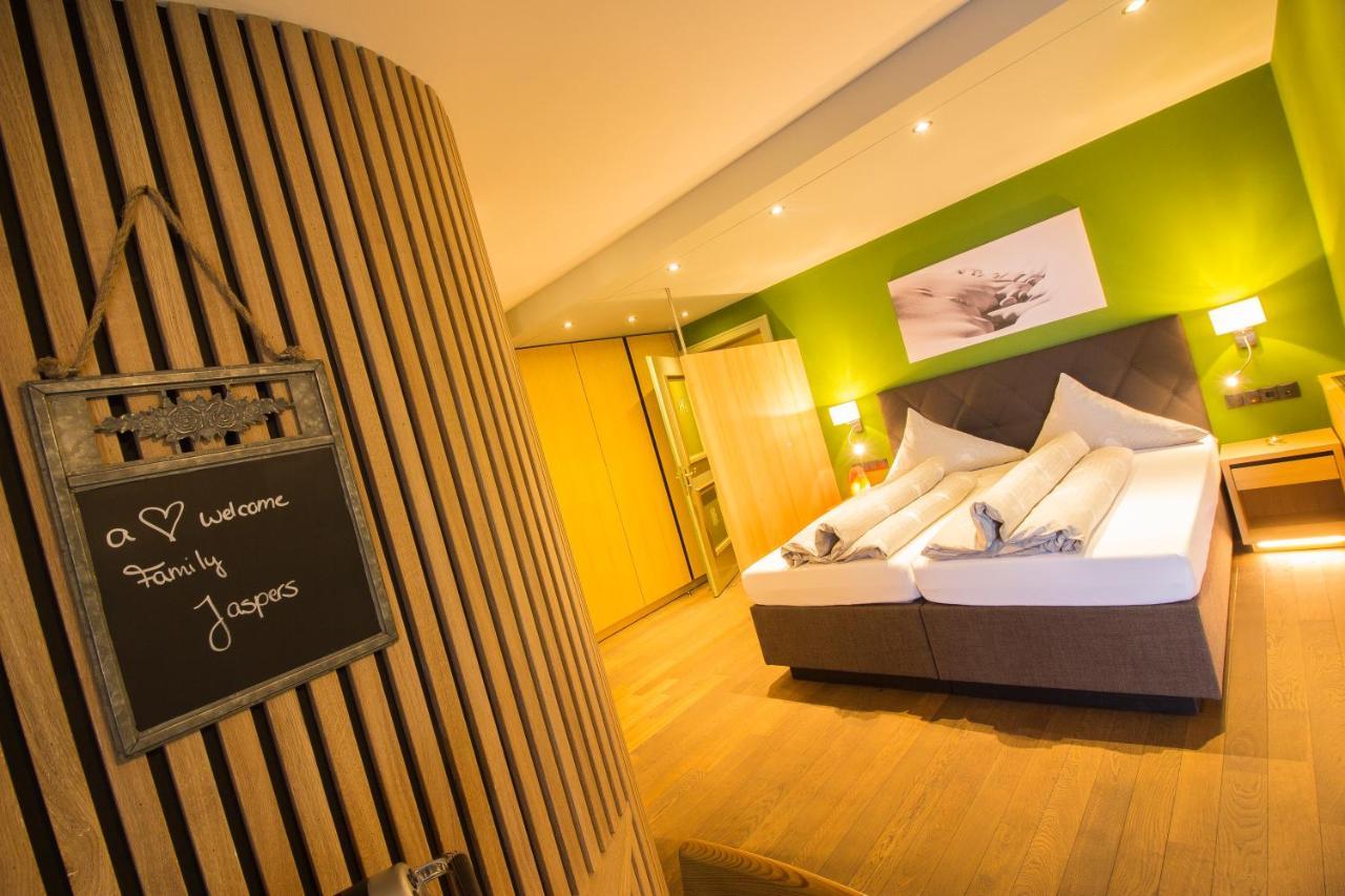 Wohlfuehlhotel Hubertushof ชตูเบิน อัม อาลแบร์ก ภายนอก รูปภาพ
